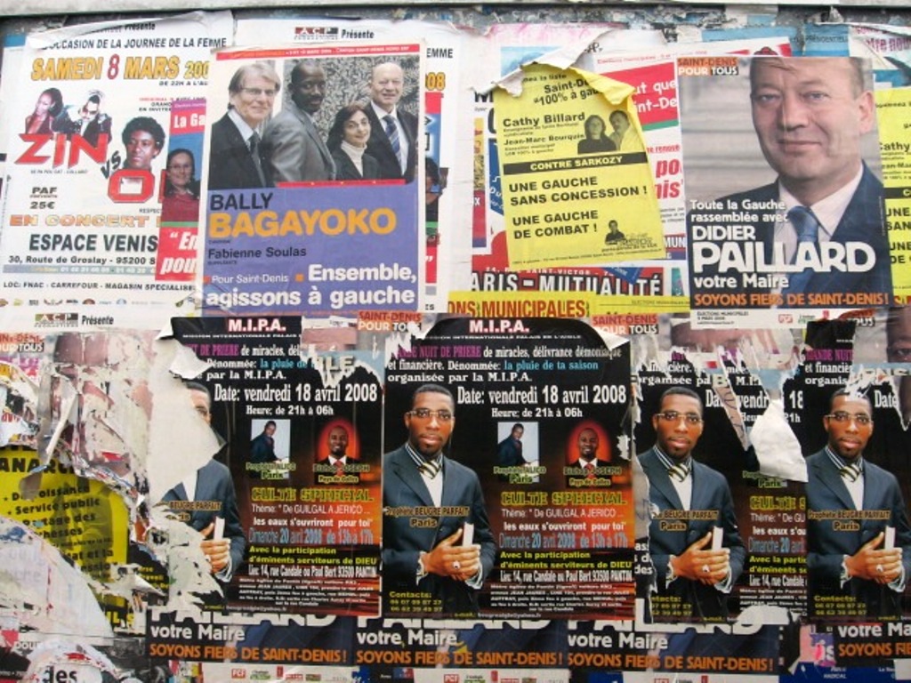 Affiches électorales à Saint Denis avr 2008
