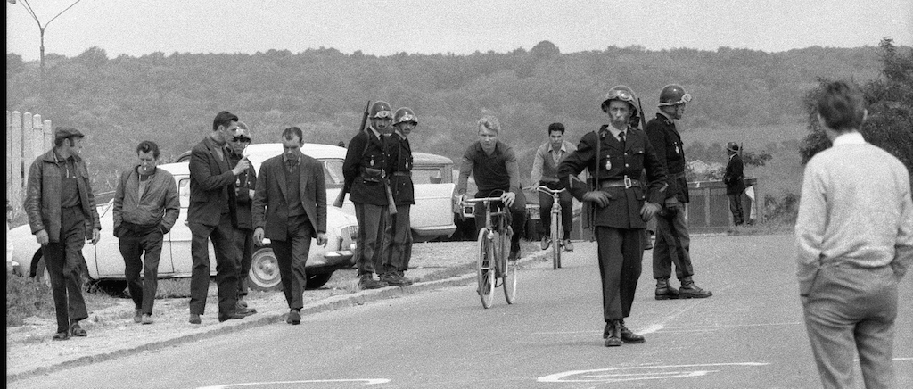 Un pont, près de Flins…