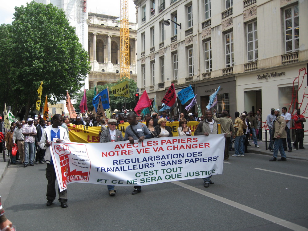 Avec des papiers notre vie va changer