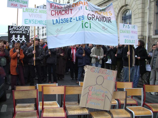 22/03/07 Pas de chaise vide à l'école