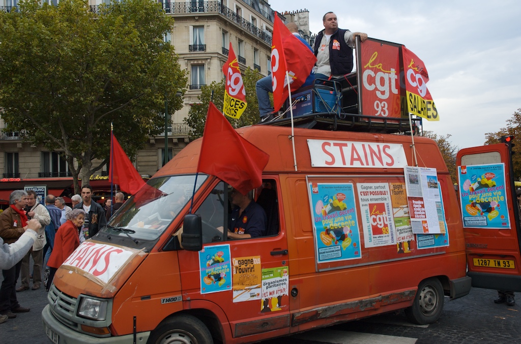 Le char rouge de Stains