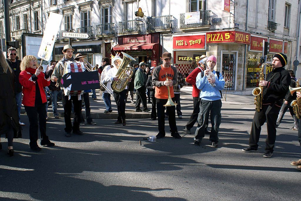 MANIF UNITAIRE DE TOURS