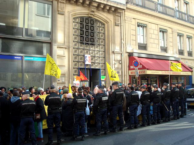 Devant le ministère de la crise du logement