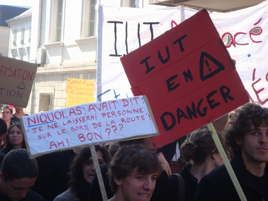 MANIF A TOURS