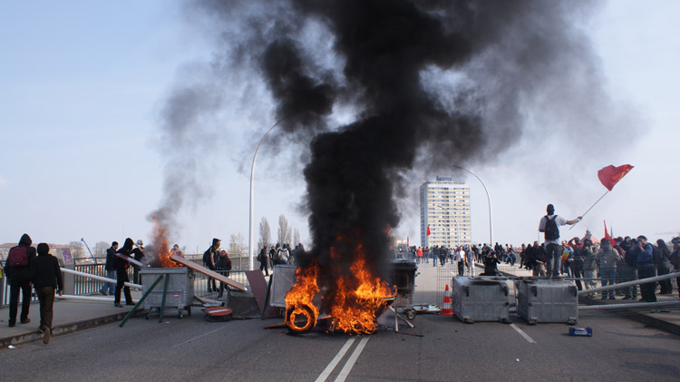 barricade sur le pont de l'Europe