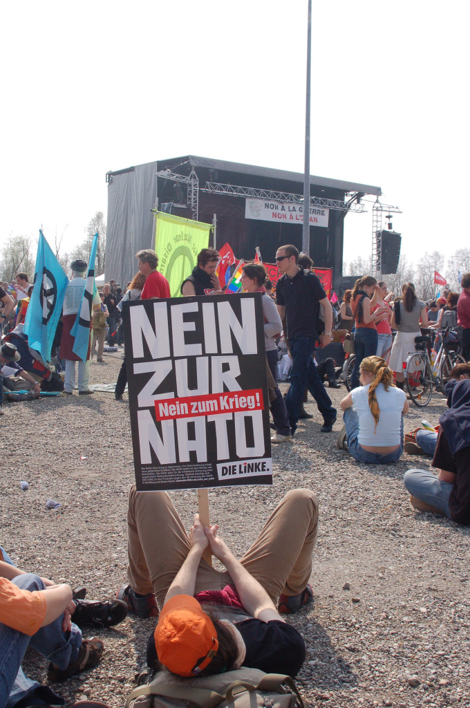 Champ de foire, quartier portuaire, avant la manif et le gazage...