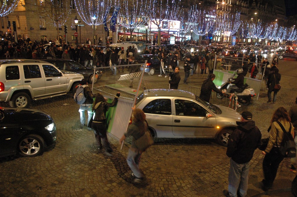 Rassemblement en solidarité avec la jeunesse de Grèce, 12 décembre 2008, à Paris