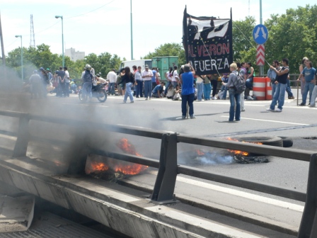 OTRO CAMINO PARA SUPERAR LA CRISIS - ARGENTINA- CORTE PUENTE PUEYRREDÓN 10