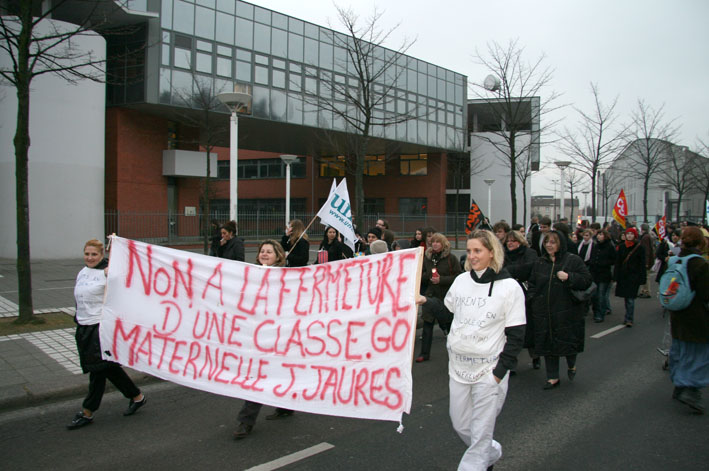 Manif de la maternelle à l'unviersité