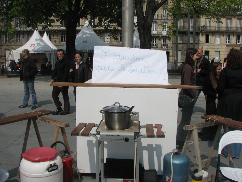 l'éducation prend l bouillon