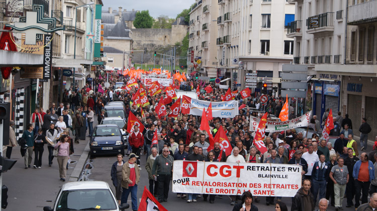 cortège rue Saint Jean Caen