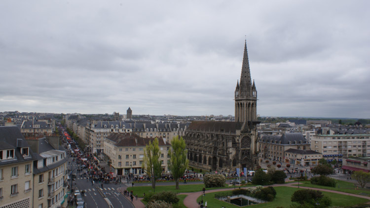 cortège du 1er mai vu du château