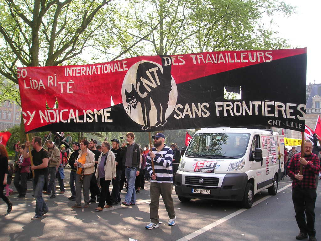Lille - 1er mai 2009 - banderole du cortège CNT - solidarité internationale des travailleurs / syndicalisme sans frontières