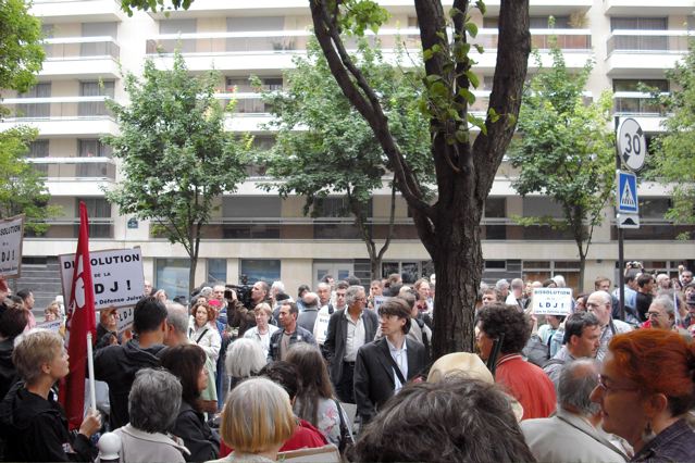 Rassemblement de soutien à la Librairie résistances