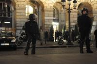 Rassemblement de protestation devant le Dîner du Siècle, le 24 novembre 2010.