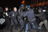 Rassemblement de protestation devant le Dîner du Siècle, le 24 novembre 2010.