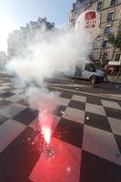 Flambeau au sol sur quadrillage