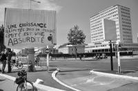 Manif antiG8 le Havre 21 mai 2011, action déboulonneur
