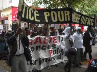 Le cortège dans les rues du 20e