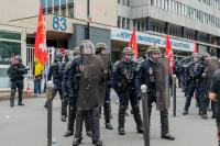 Sous les drapeauxâ€¦