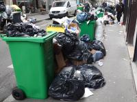 Poubelles jusqu'au retrait