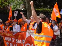 CFDT Poings levés