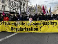 La Poste exploite les sans papiers