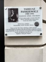un pharmacien, un juste