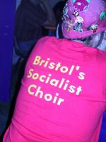 Chorale britannique au stand de Bagneux (Lydia Chenal-Quellier)