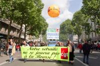 Manifestation à Paris pour la sauvegarde du régime de retraite