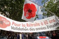 Manifestation à Paris pour la sauvegarde du régime de retraite