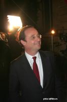 Francois Hollande rue  Solférino