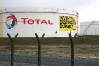 Greenpeace dans la raffinerie Total du Havre