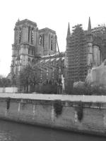 Notre-Dame incendiée