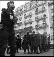 Force de police rue des Ecoles