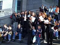 Sur les marches de l'opéra bastille