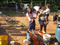 Paraguay Femme et enfants à Carmen Soler