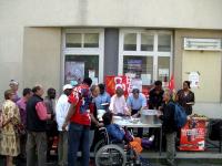 Solidarité avec les salaries sans papiers de DMMS (Paris 20e)