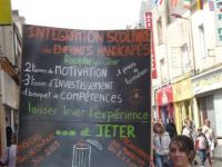 manif des précaires de l'éducation et enseignants solidaires au Mans le 9 juin