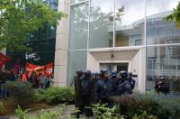 Caen, police protégeant le MEDEF