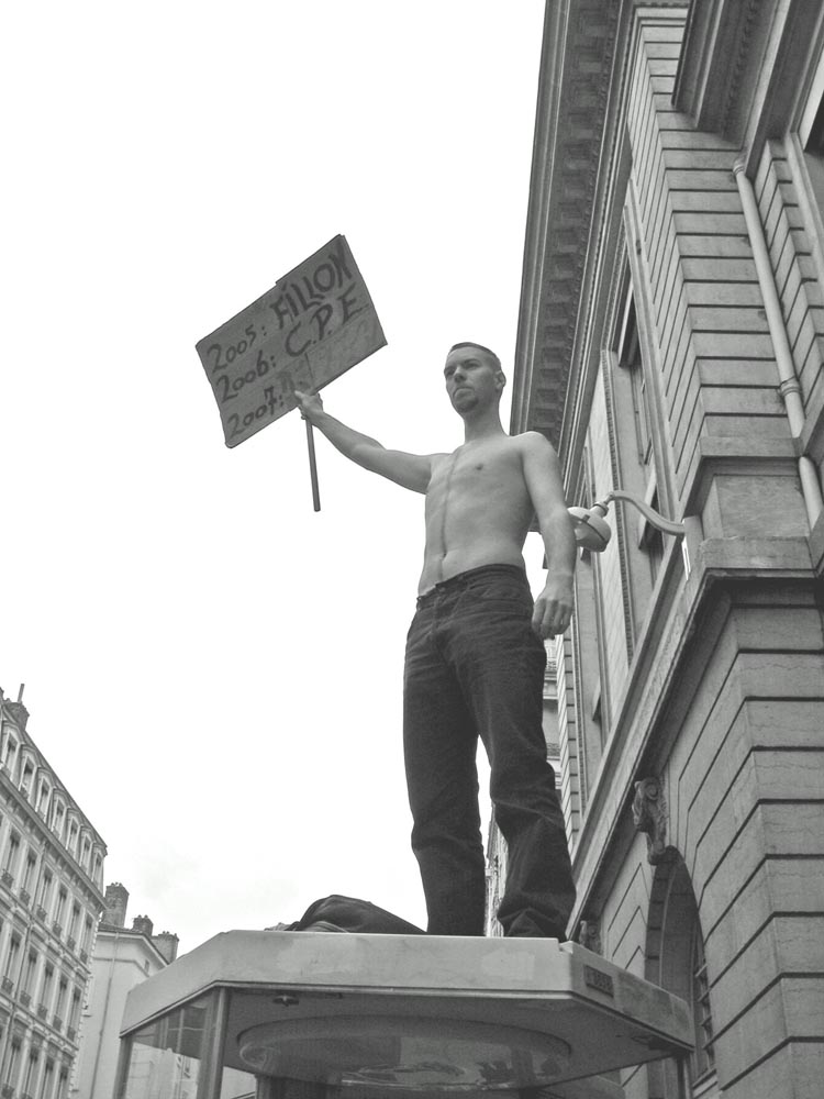 manif_anti_cpe_7_mars_023plus_clairl.jpg