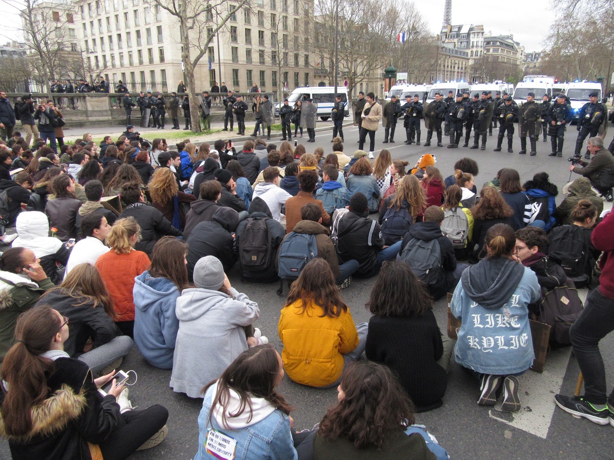 sit-in_1.jpg