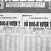 A gauche toute!