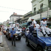 Asuncion défilé de Lino Oviedo- grosses voitures