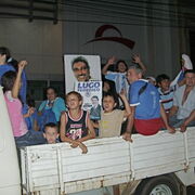 Asuncion 20/04/08 liesse populaire