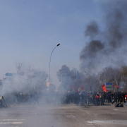 passage des manifestants route du Rhin