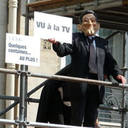 Sarko - vu à la télé / quelques centaines au plus