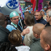 B. Thibault salue les infirmiers anesthésistes