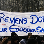 Pas de bébés à la consigne, manif Paris 11 mars 2010-15