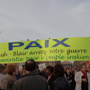 Contre la guerre en IRAK, manifestation à PARIS
